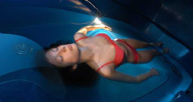 FLOATING IN A SENSORY DEPRIVATION TANK FOR THE FIRST TIME 