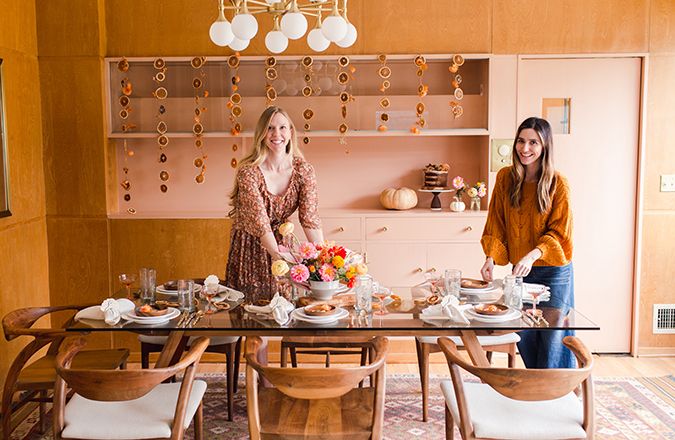 Party Planning: A Midcentury Modern Friendsgiving | Friendsgiving, Midcentury  modern, Party planning