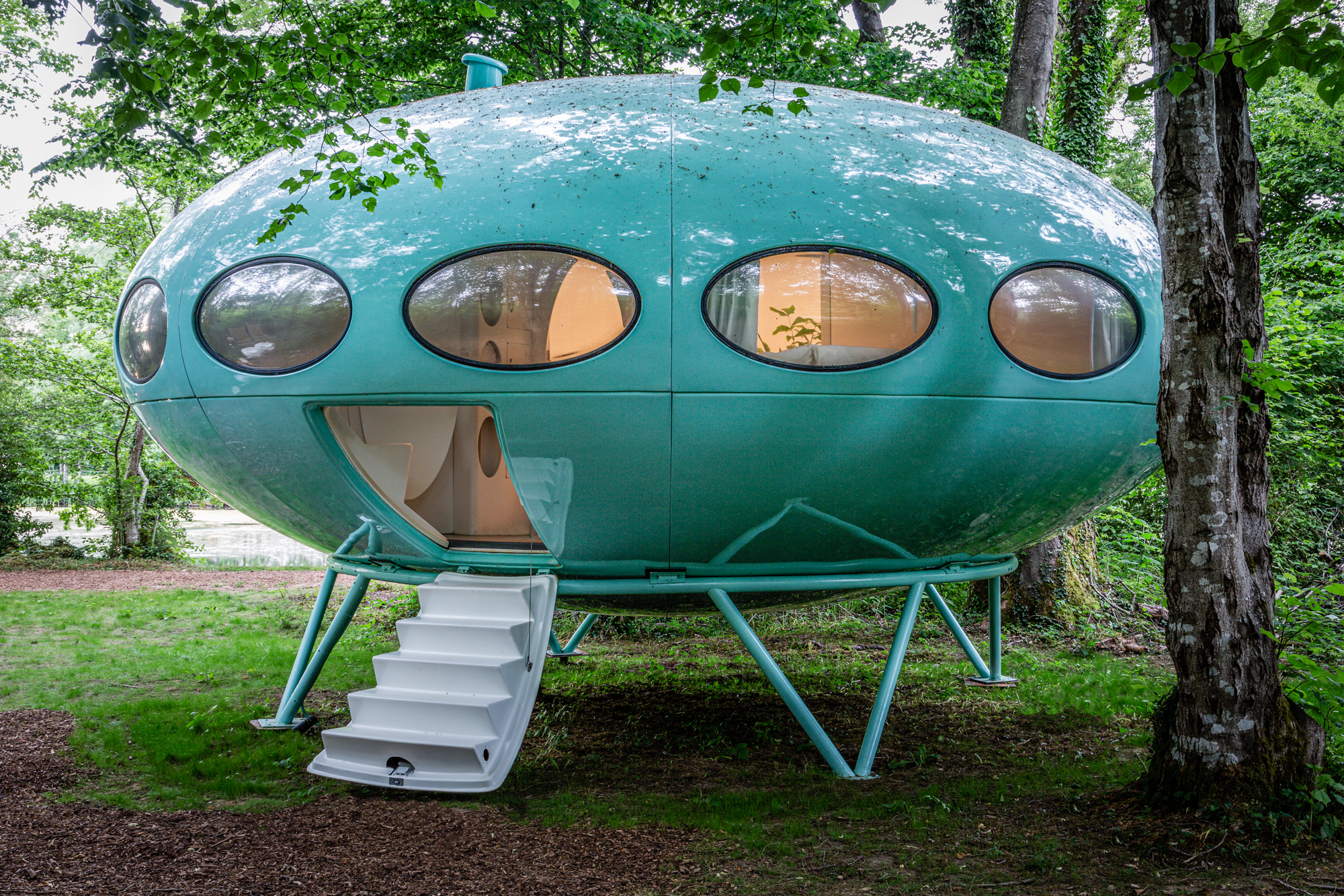 1960s Futuro House restored in Marston Park padstyle.com